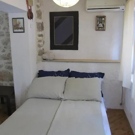 Nettes In Betina Mit Terrasse Und Whirlpool *