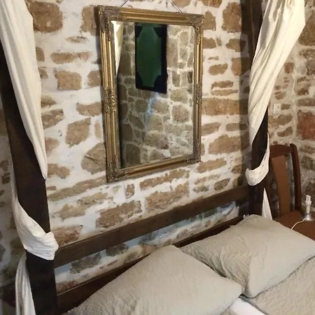 Nettes In Betina Mit Terrasse Und Whirlpool Apartment *