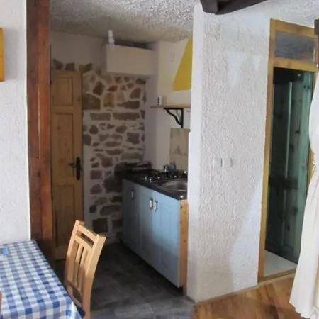 Nettes In Betina Mit Terrasse Und Whirlpool Apartment