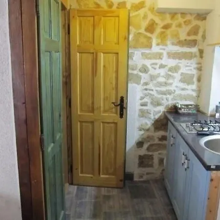 Nettes In Betina Mit Terrasse Und Whirlpool Apartment