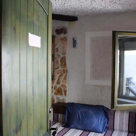 Nettes In Betina Mit Terrasse Und Whirlpool Apartment Betina (Sibenik-Knin)